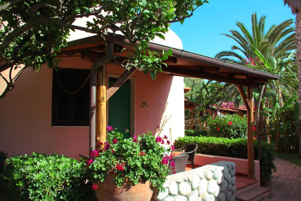 Hotel Villaggio Cala Di Volpe Капо-Ватикано Номер фото