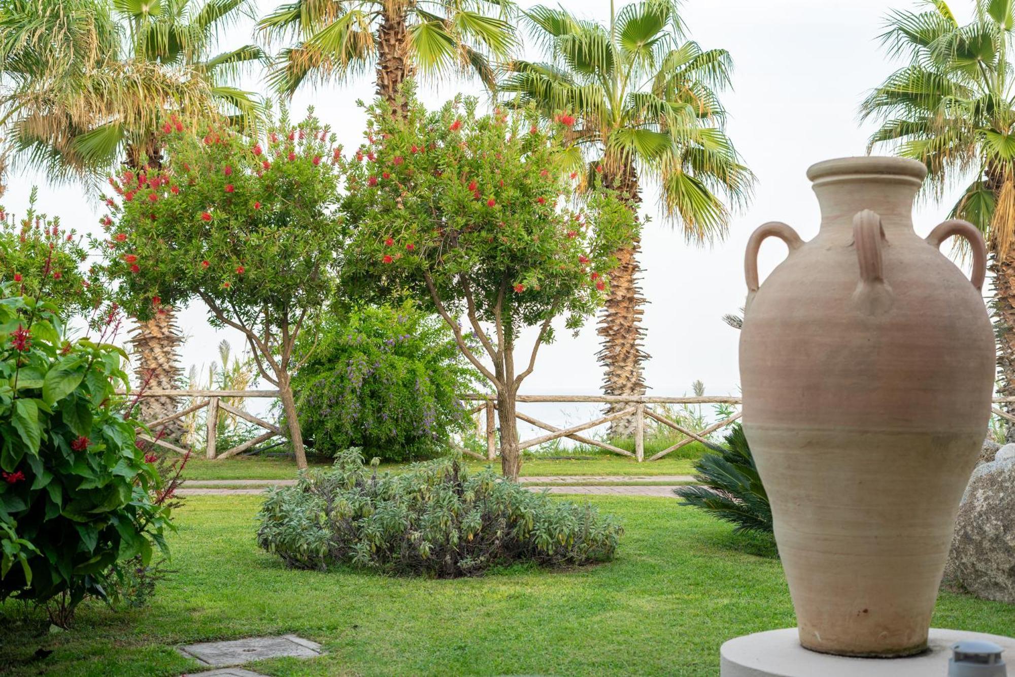 Hotel Villaggio Cala Di Volpe Капо-Ватикано Экстерьер фото