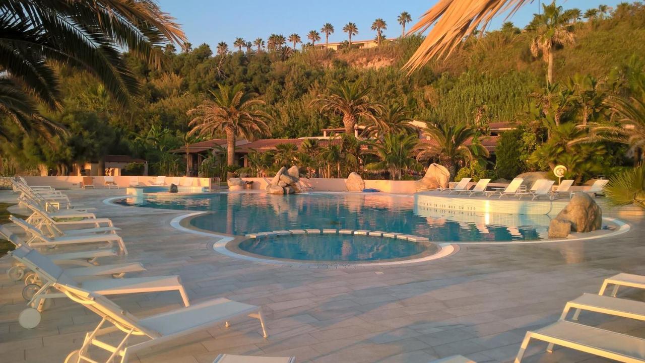 Hotel Villaggio Cala Di Volpe Капо-Ватикано Экстерьер фото