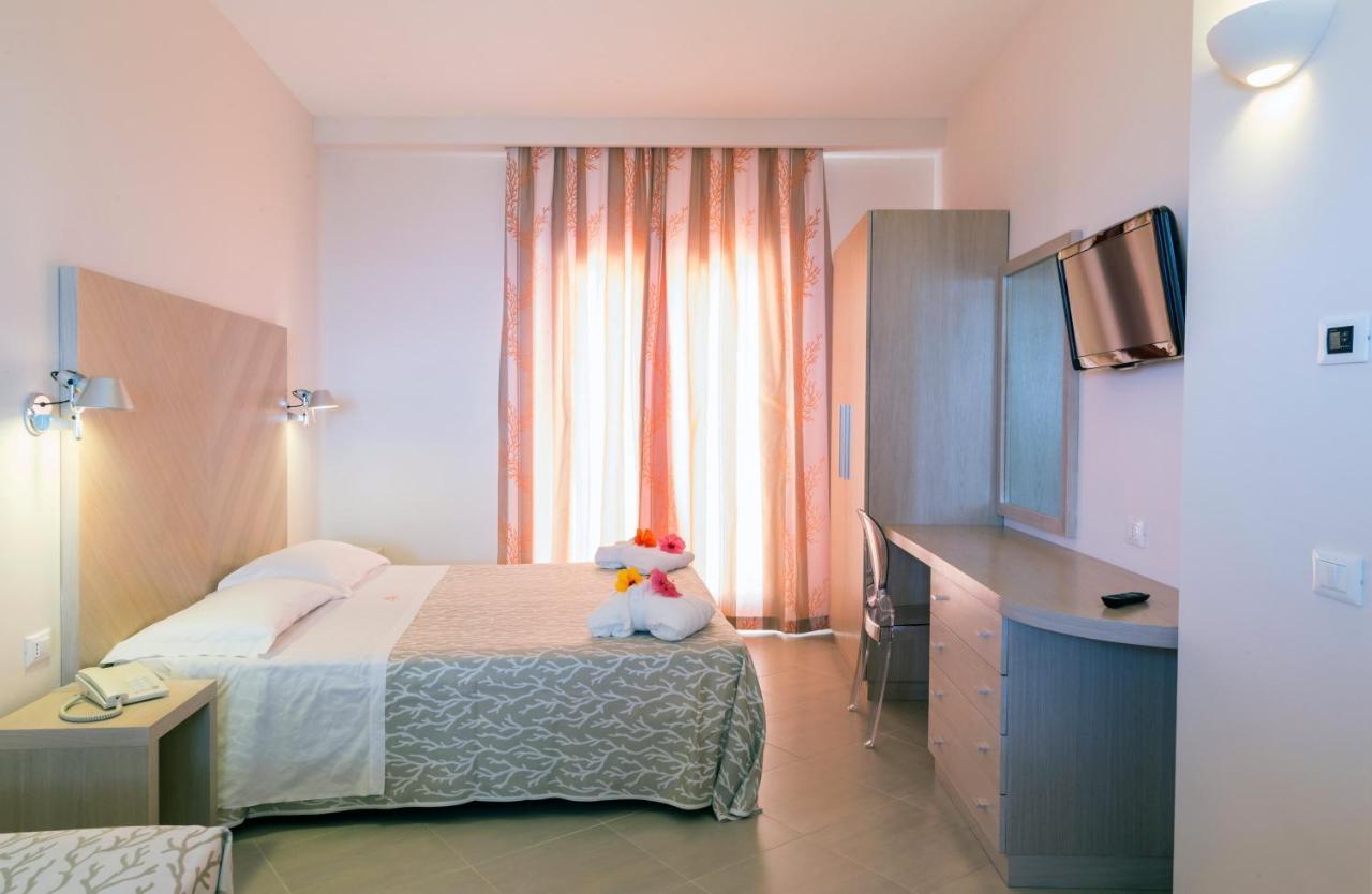 Hotel Villaggio Cala Di Volpe Капо-Ватикано Экстерьер фото